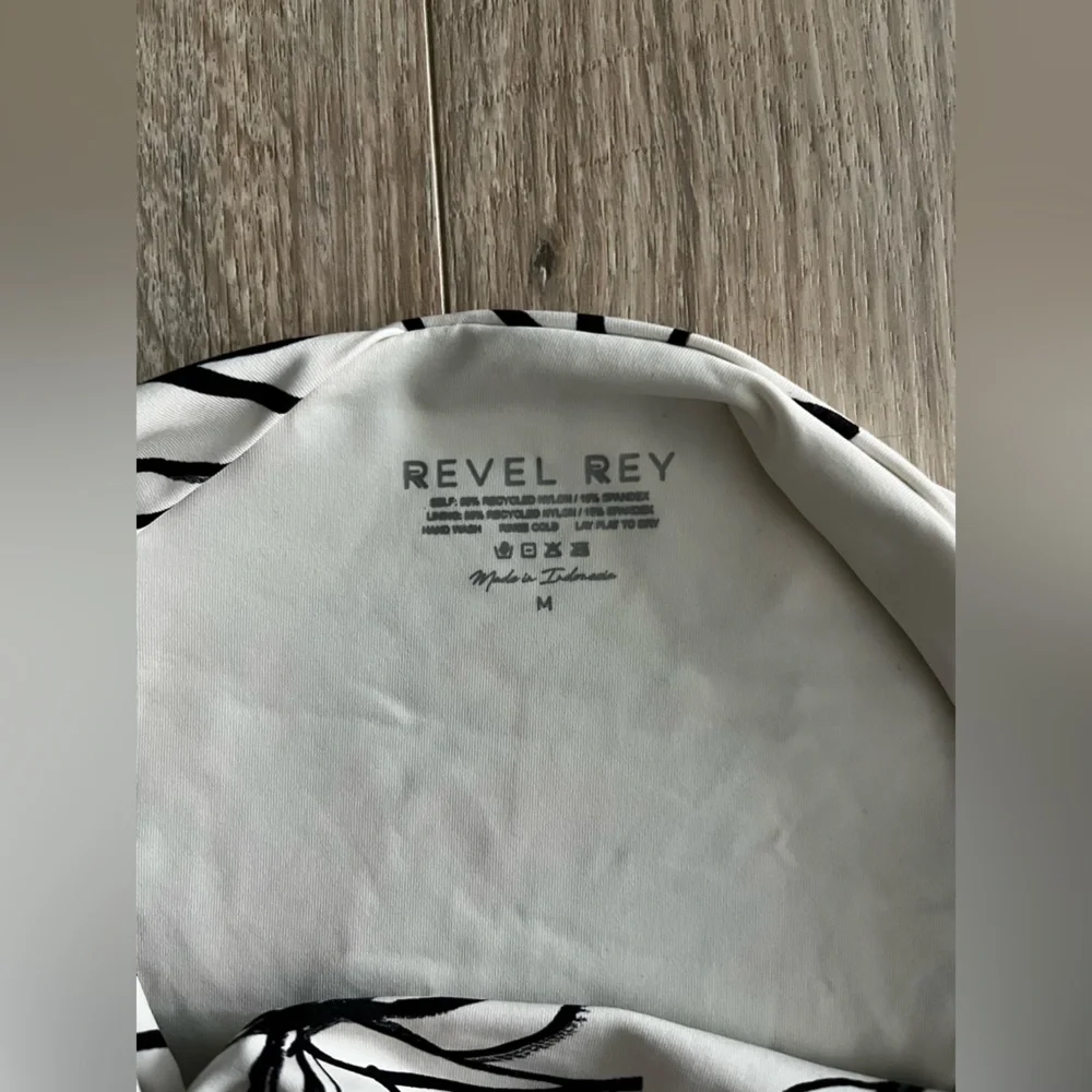 NWT Revolve Revel Ray Women’s Noir Floral Bikini Set Top (Small)/Bottom (Medium) - Picture 8 of 11